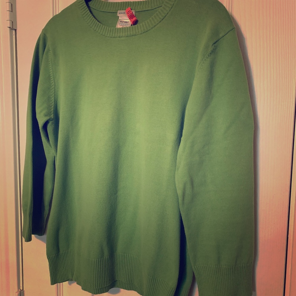 Green crew neck sweater